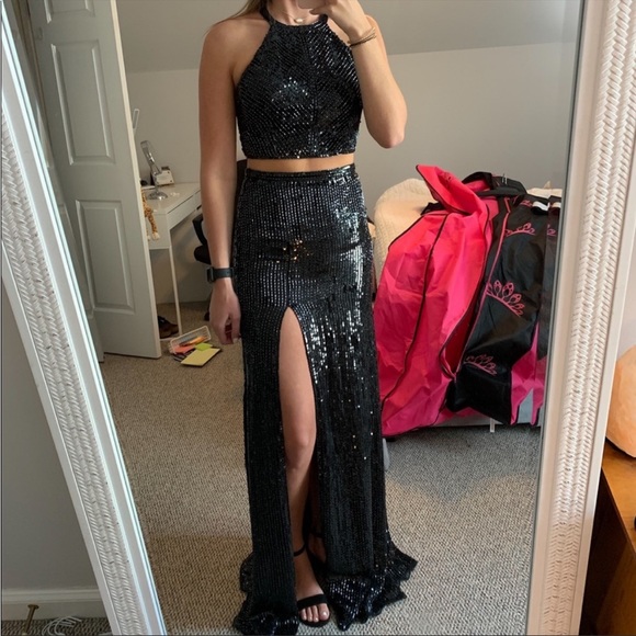 Sherri Hill Style 51662 High Slit Two Piece Sequin Dress Size 6 - Picture 4 of 7